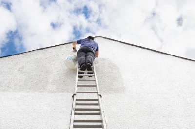 Peinture extérieure à Champagne — façades et ravalement